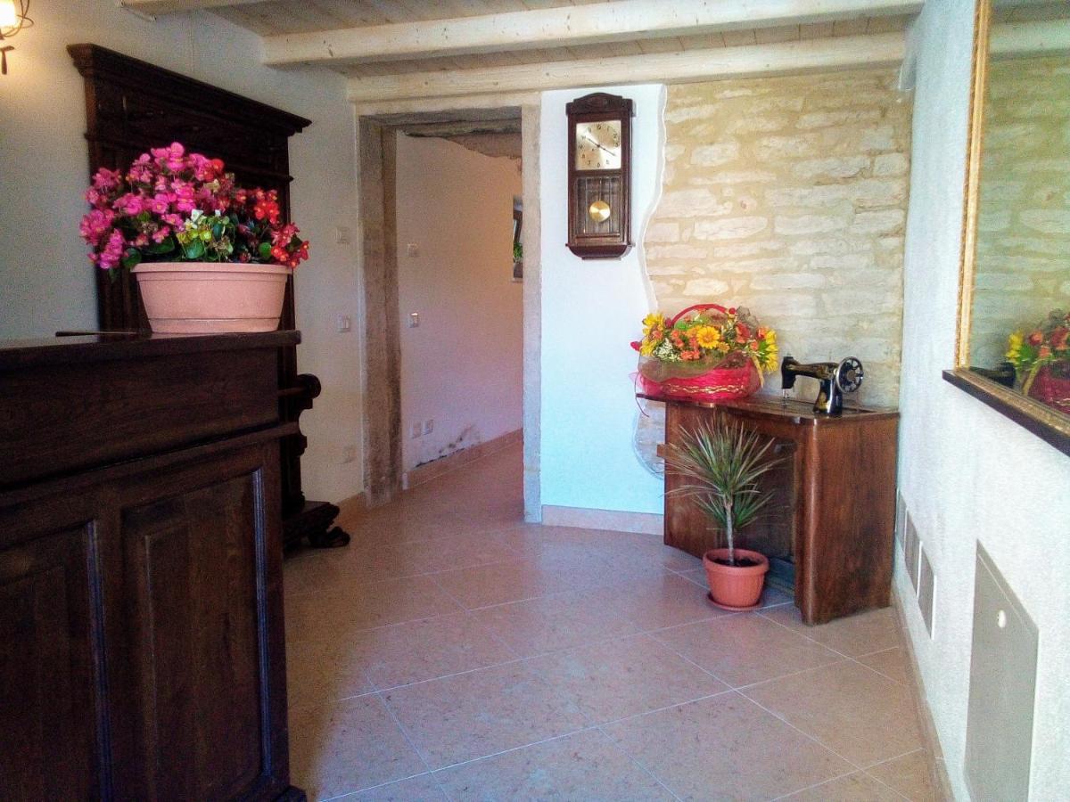 Da Andrea E Raffaella Guest House Sant'Anna d'Alfaedo Bagian luar foto