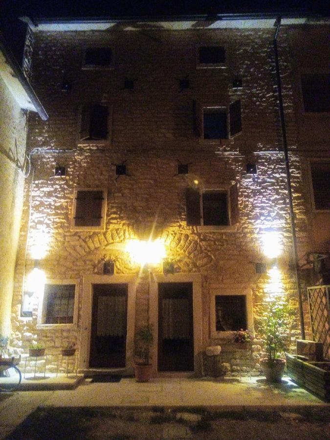 Da Andrea E Raffaella Guest House Sant'Anna d'Alfaedo Bagian luar foto