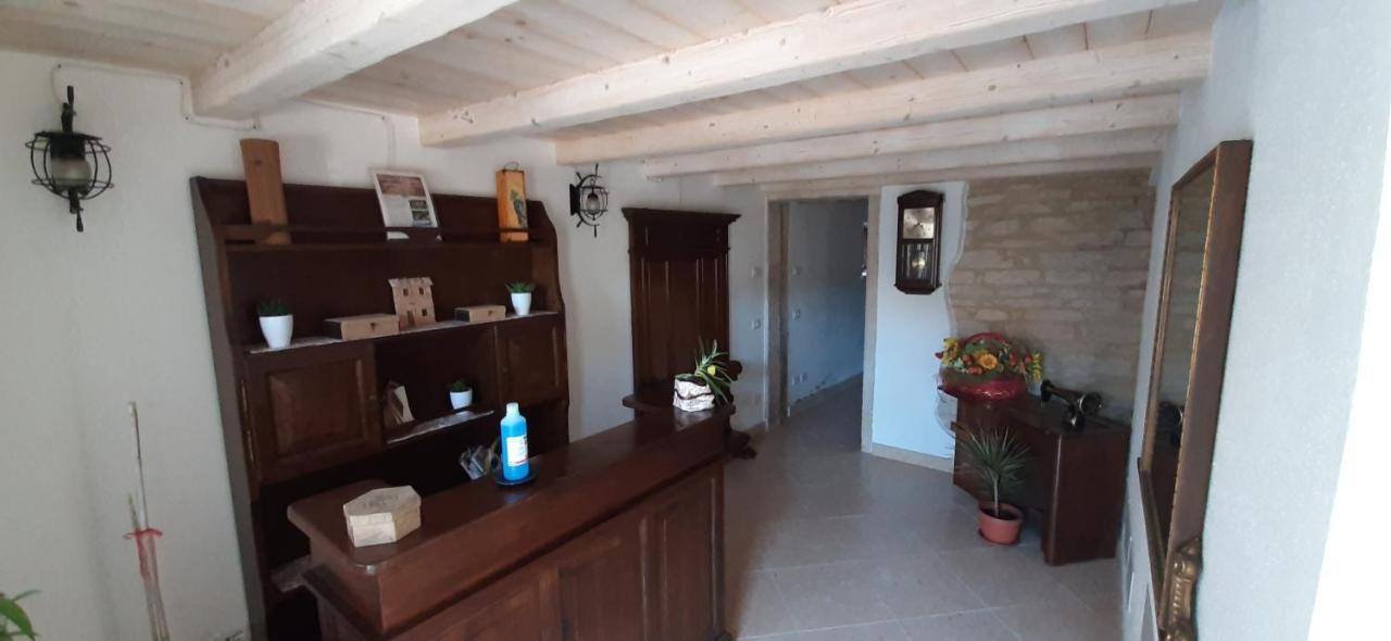 Da Andrea E Raffaella Guest House Sant'Anna d'Alfaedo Bagian luar foto