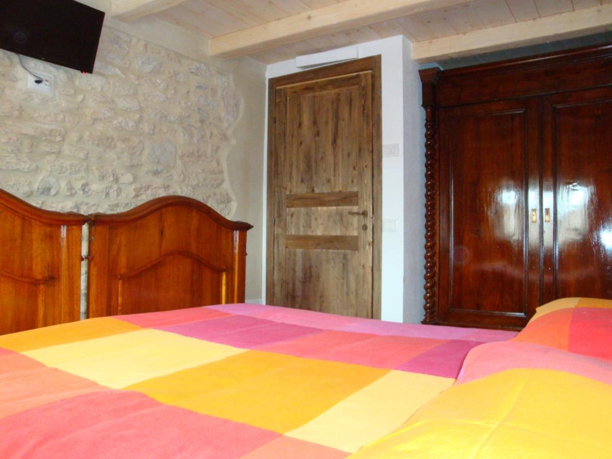 Da Andrea E Raffaella Guest House Sant'Anna d'Alfaedo Bagian luar foto