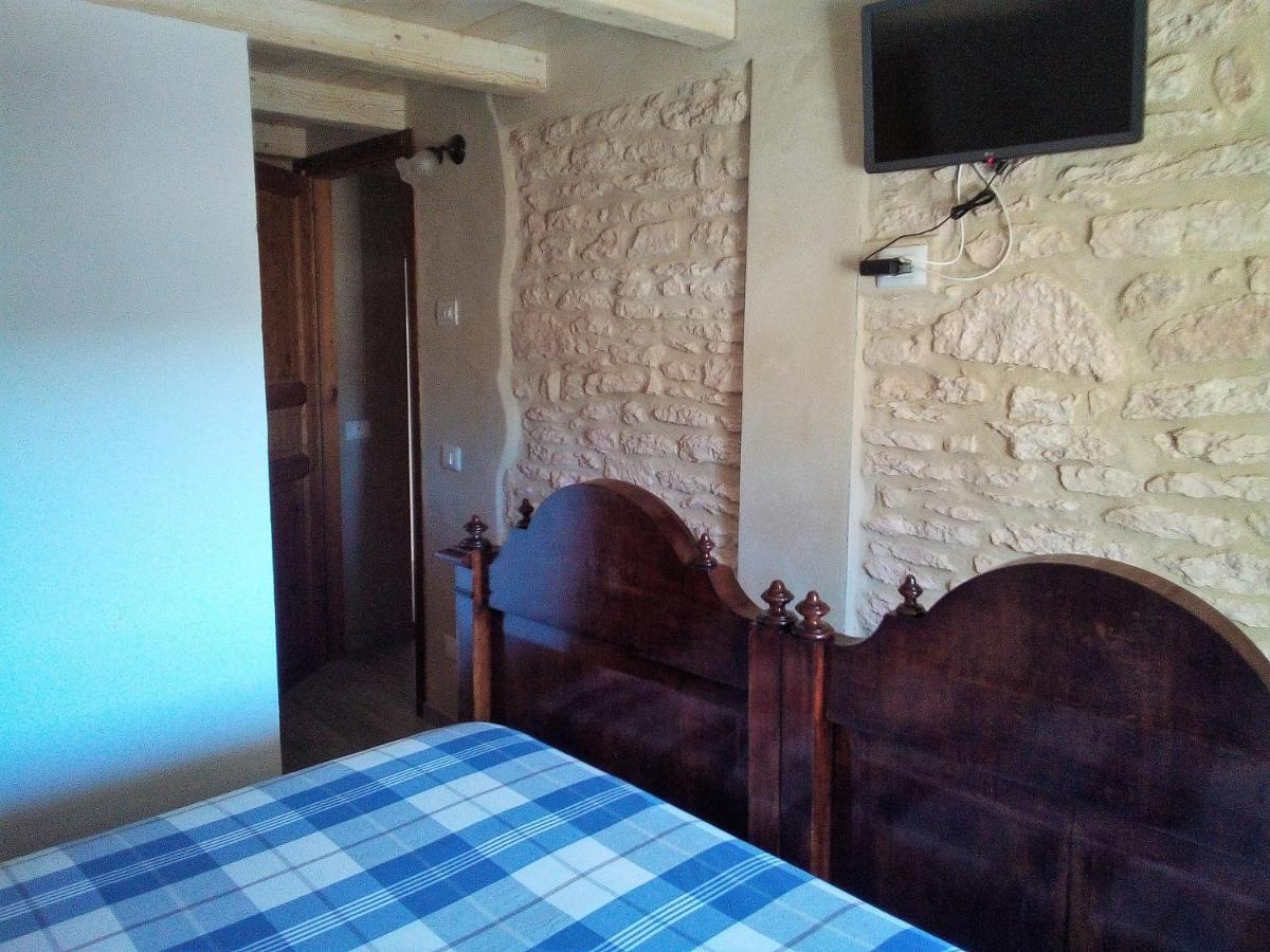 Da Andrea E Raffaella Guest House Sant'Anna d'Alfaedo Bagian luar foto